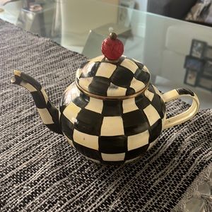 Courtly Check Enamel Teapot - 4 Cup